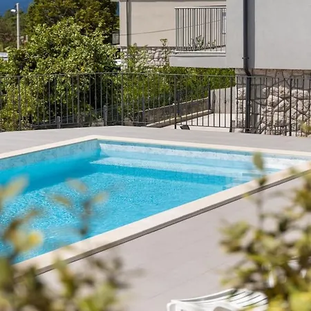 Opera Villa